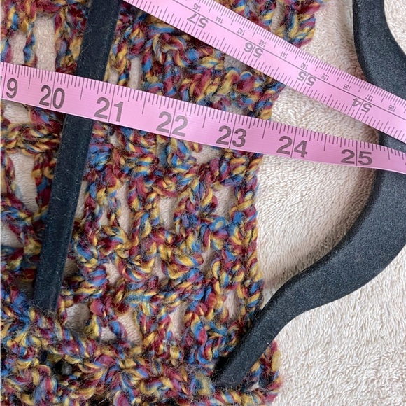 5/$25 Handmade Multicolour Yarn Open Knit Cape Style Poncho - Picture 7 of 11